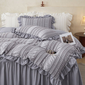 Beige Elegant Ruffle Seersucker Duvet Cover with 2PCS Pillow Shams - 3 - Piece Vertical Stripe Clipped Floral Textured Bedding (King Size 264 x 229 CM) - SportZone.co.nz