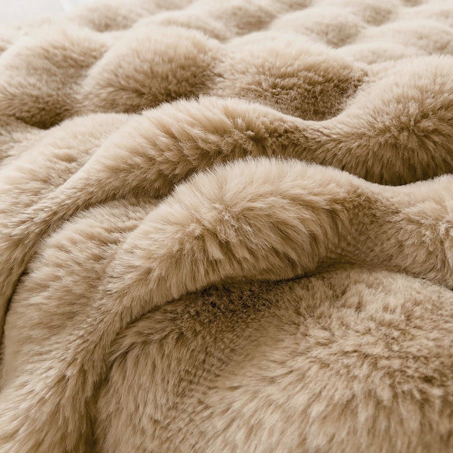 Brown Luxury Tuscany Fleece Rabbit Fur Bubble Blanket (200 x 230 CM) - Double - Sided Thickened Soft Plush Bedding & Extra Large Bed Blanket - SportZone.co.nz