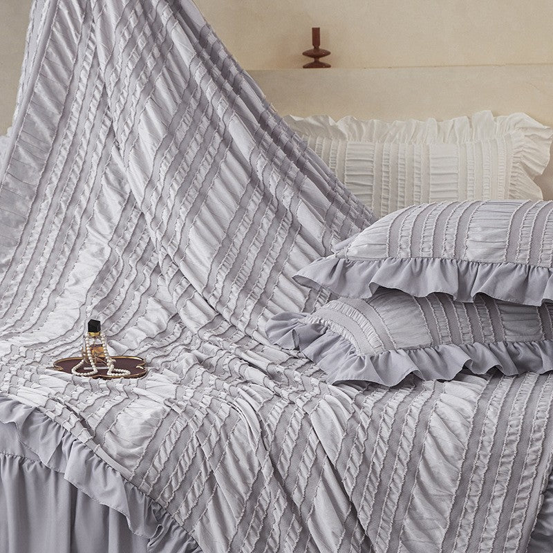 White Elegant Ruffle Seersucker Duvet Cover with 2PCS Pillow Shams - 3 - Piece Vertical Stripe Clipped Floral Textured Bedding (King Size 264 x 229 CM) - SportZone.co.nz